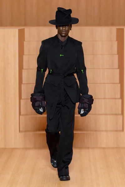 Look 1
